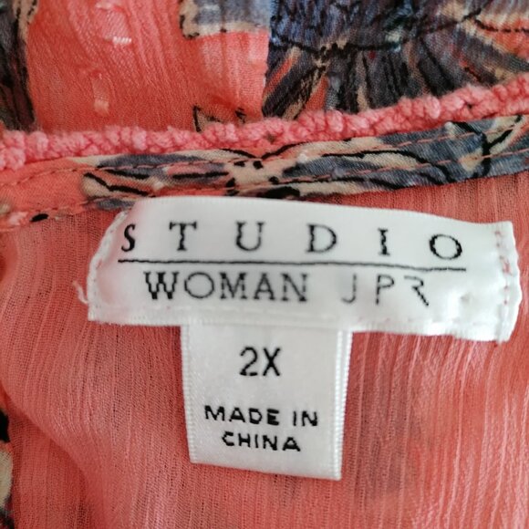 Studio Womens Peachy Pink Round Neck Bell Sleeve Floral Peasant Top Size 2X - Picture 5 of 7